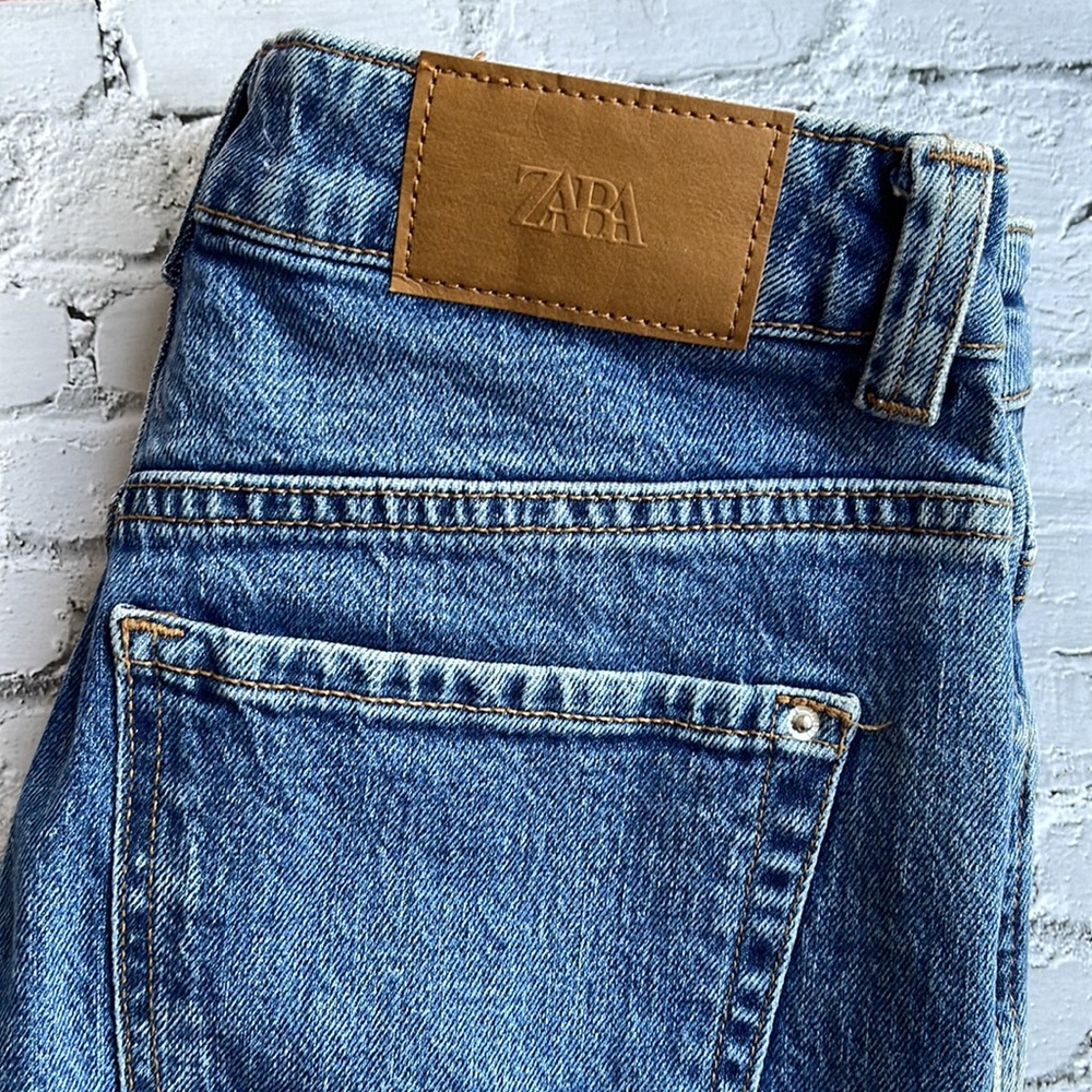 ZARA | High waisted distressed hem jeans - Picture 3 of 10